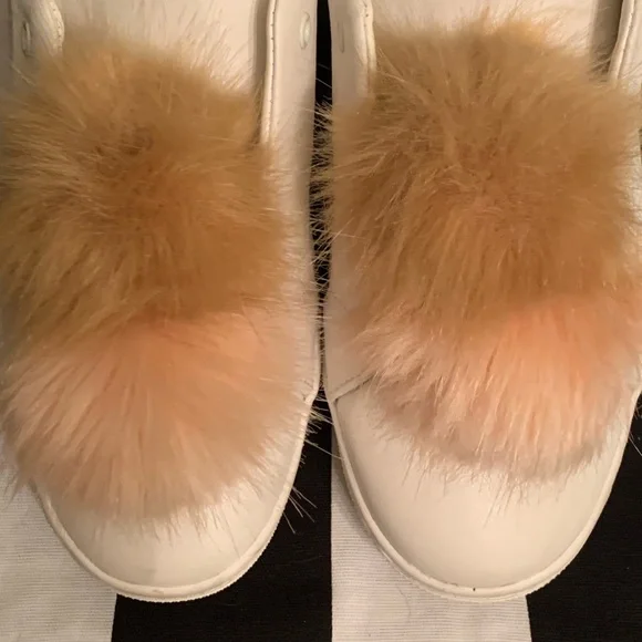 🔥Sam Edelman ‘Leya pompom’ sneaker. Super cute!🔥 - Picture 5 of 8
